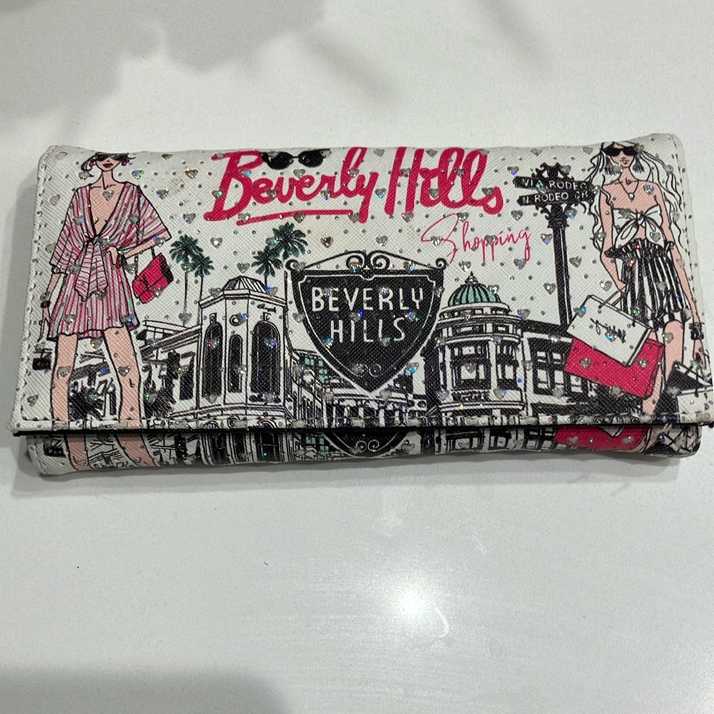 Rare NWOT Beverly Hills Los Angeles 100% Synthetic Leather White Bi Fold Wallet